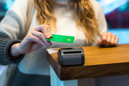 What’s Causing the Average American Credit Card Debt to Rise?